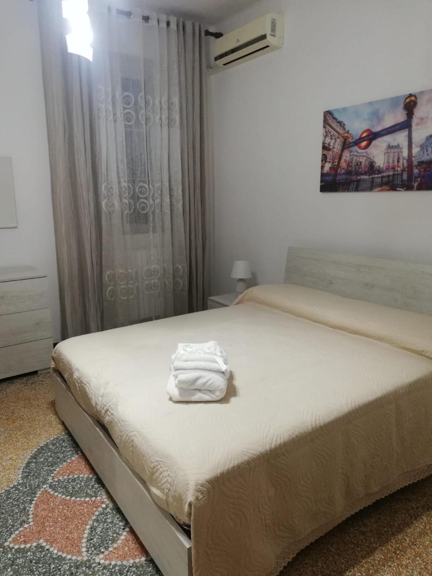 La Casa Di Anna Apartment Taranto Exterior foto